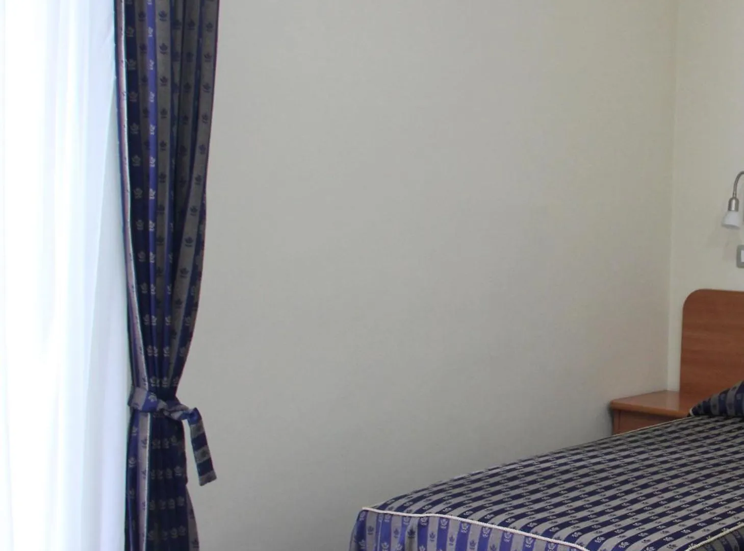 B&B Luna Blu Μόντικα Bed and Breakfast