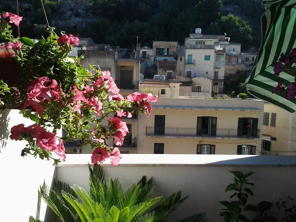 Bed and Breakfast B&B Luna Blu Μόντικα